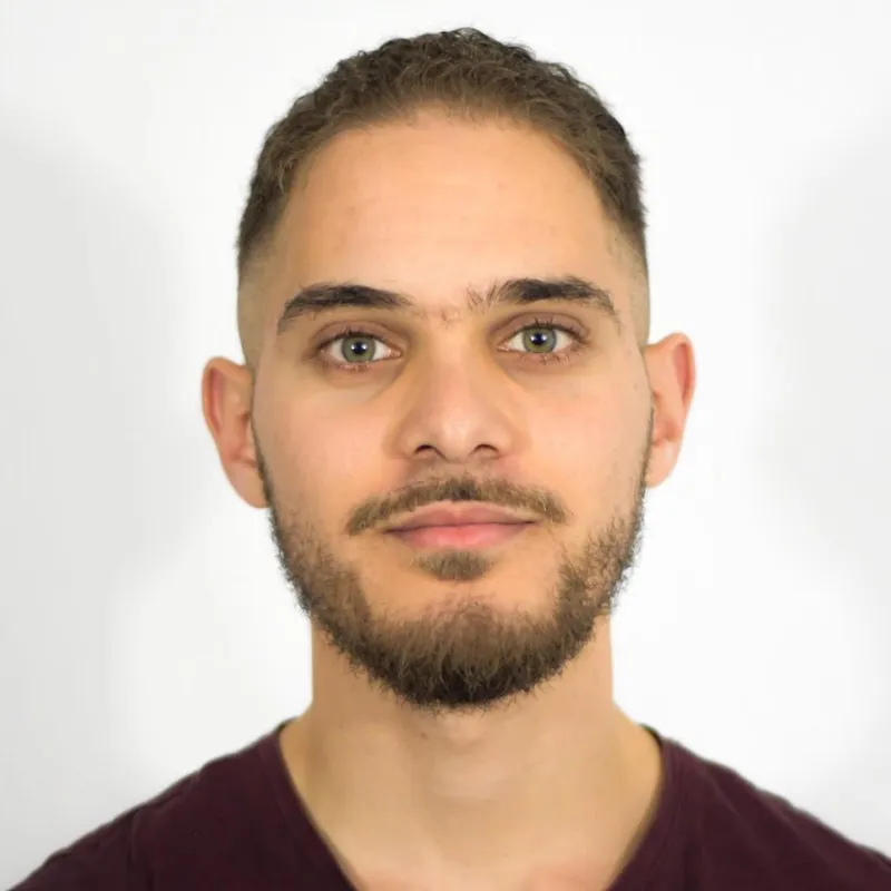 Portrait d’Amir Afkir